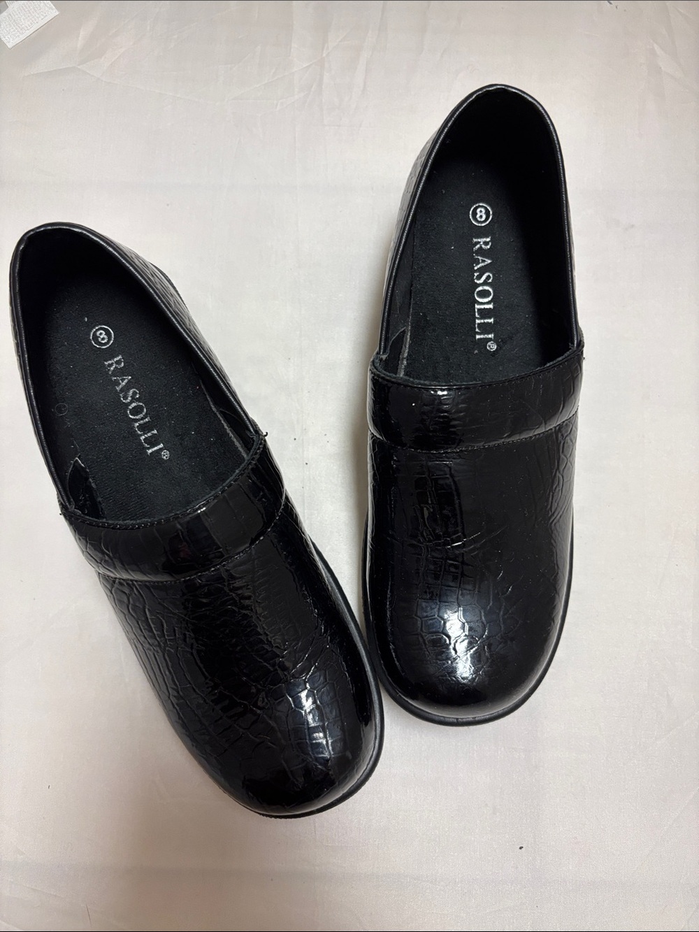 RASOLLI Black Nursing Shoes Sz 8 Croc Patent Design NWOT
